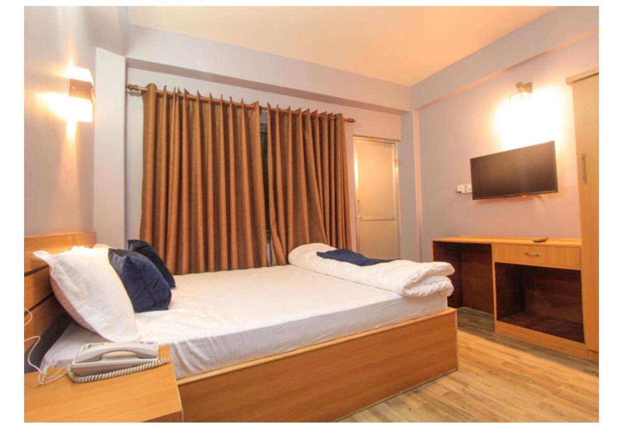 Paila Hostel Lakeside Похара Екстериор снимка